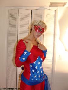 www.leagueofamazingwomen.com - At Home With Patriot Girl thumbnail