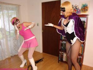 www.leagueofamazingwomen.com - Crazy Venom thumbnail
