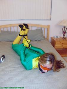 www.leagueofamazingwomen.com - Slip Stream Bombs Out thumbnail