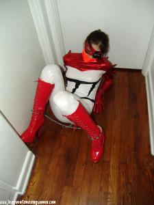 www.leagueofamazingwomen.com - Trapped Easily thumbnail